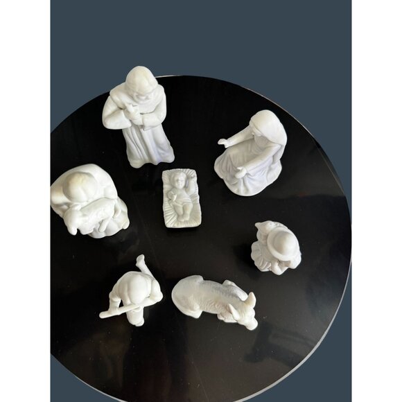 Vintage 1986 Enesco A Christmas Tradition White Bisque Nativity Set 7 Piece 4.5" - Picture 3 of 10
